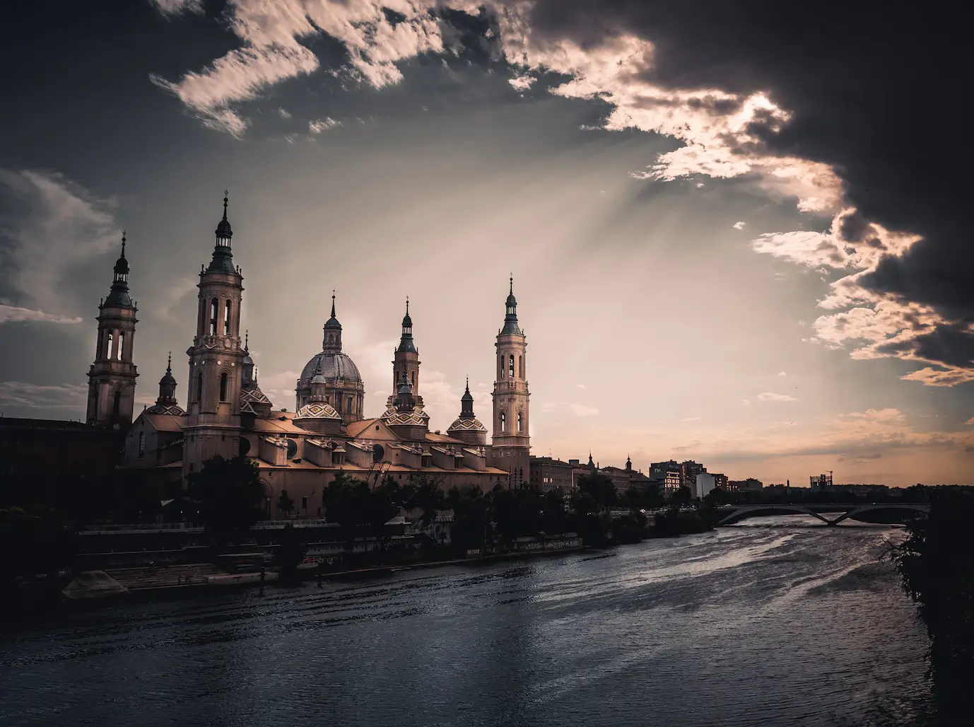 This is a picture of El Pilar, in Zaragoza.